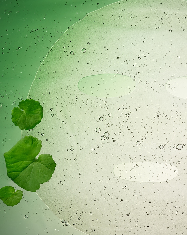 sheet mask immersed in gel serum formula with centella leaves.